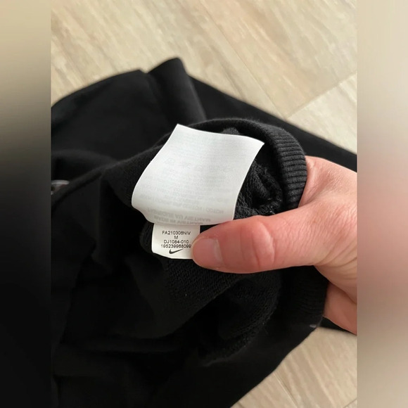 Nike Women’s Cropped Black Logo Tee with Floral Design - Size Medium - Picture 7 of 7